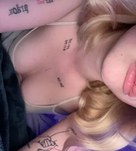 Image 7750330 from u/louisaa_sec | louisa_morgan