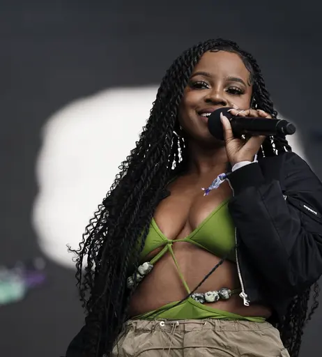 Image 7743668 from Keisha Buchanan ( sugababes)