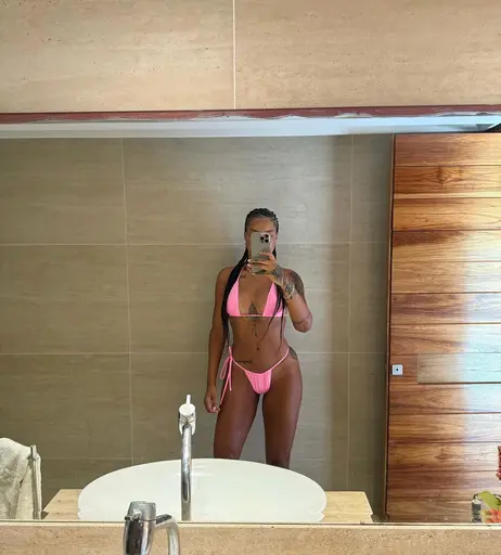Image 7730843 from Ludmilla