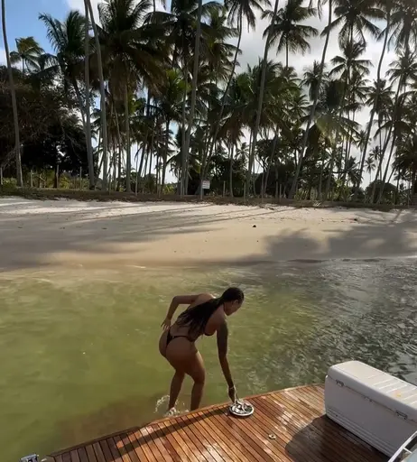 Image 7730845 from Ludmilla