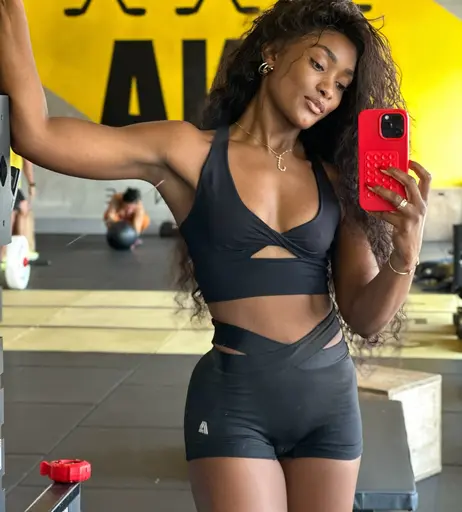 Image 7729302 from Erika Januza