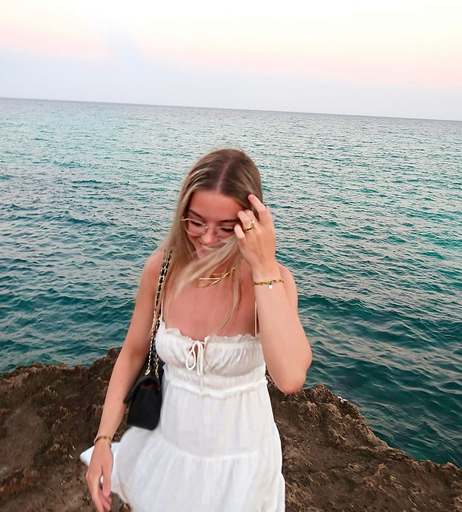 Image 771655 from Hannah Cauko
