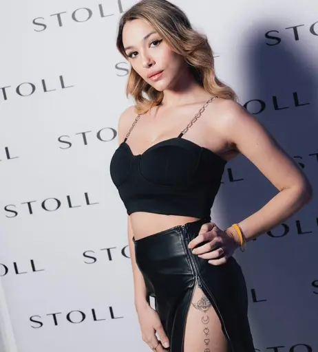 Image 7717141 from Livia De Luca / LaLoviaa / quelaag92 [Busty Italian]