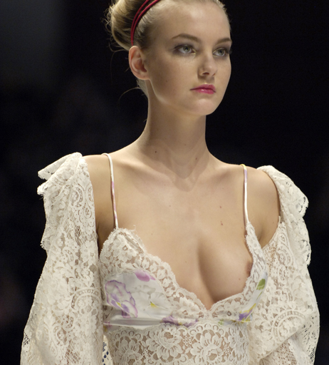 Image 7075050 from Caroline Trentini